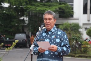 Dr.H.Ahmad Rizali.MA Pimpin Pawai Arak2an Piala Adipura ke-15 Kabupaten Muara enim Sumatera selatan