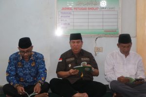 Pj. Bupati Iringi Prosesi Persemayaman dan Pemakaman Kepala UPTD BLK Kab. Muaraenim