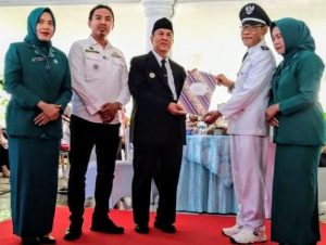 Saat Berikan SK Perpanjangan Jabatan Kades, Pj. Bupati Berpesan Jadikan Motivasi Agar Inovatif Melayani Masyarakat