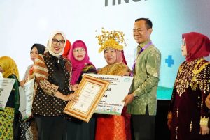 WOOW MEMBANGGAKAN! KOTA PRABUMULIH RAIH PENGHARGAAN KATEGORI KADER POSYANDU INOVASI BIDANG KESEHATAN TINGKAT NASIONAL