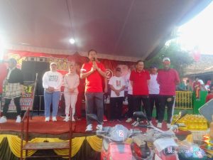 Ribuan Massa Meriahkan Jalan Sehat dan Senam Bersama Fikri-Syamdakir