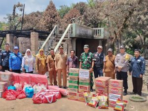 Korban Kebakaran Rumah di Desa Babat kecamatan Belida Darat Mendapat Bantuan dari Pemerintah Kabupaten Muara Enim