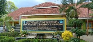 STUDI TIRU SMA NEGERI 2 PRABUMULIH KE SMA NEGERI 2 BANDAR LAMPUNG