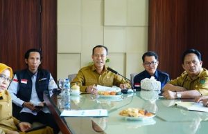 H.Elman,ST,MM Dampingi Ketua KPU Dan BAWASLU Ikuti Dzoom Meeting di Kantor Gubernur Sumatera Selatan