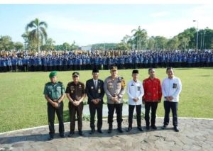 H. Elman, ST, MM Lantik Dan Serahkan SK Kepada 595 PPK Th. 2023