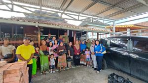 Jemaat GPIN Serasan Sekate Bagikan Sembako: Menyemai Benih Persatuan dan Kasih Sayang di Musi Banyuasin