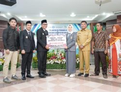 Bupati Toha Serahkan Bantuan Living Cost Rp27,6 Juta kepada Mahasiswa Asal Muba,Apresiasi Prestasi,