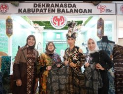 Ketua Dekranasda Muba Hj Patimah Toha Apresiasi Pameran HUT ke-45 Dekranas