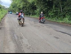 Jalan Negara Sepanjang 2 KM Antar Desa di Sumsel Rusak Parah Sejak 2021, Masyarakat Kritik Balai Besar Provinsi Abai