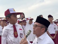 Ratu Dewa Realisasikan Janji, Pemkot Palembang Bagikan Seragam SD–SMP Secara Bertahap