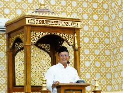 H. Arlan Hadiri Peringatan Nuzulul Qur’an di Masjid Jami’ Islamic Center Prabumulih