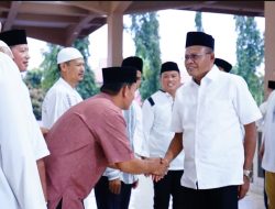 Wali Kota Prabumulih H. Arlan Buka Puasa Bersama Masyarakat Rambang Senuling di Rumah Dinas