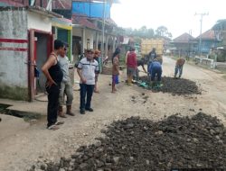 Pemkab Muba Gerak Cepat, Jalan Rusak Sekayu-PALI Ditimbun