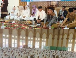 Hj.Arlan bersama Assisten I Kota Prabumulih hadiri Acara pengajian dan Ceramah di Masjid Jami’ Islamic Center Kota Prabumulih