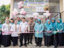 Ketua TP PKK Muba Hj. Patimah Toha tegaskan peran kader sebagai ujung tombak edukasi masyarakat, peresmian PKK Mart siap wadahi produk UMKM lokal.