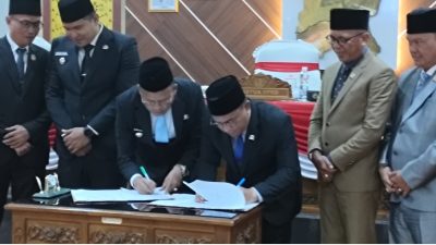 Paripurna Ke-XXXV, Wali Kota dan Ketua DPRD Prabumulih Tandatangani Persetujuan Bersama Raperda APBD Perubahan 2026