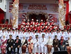 H.Deni Victoria Hadiri Upacara Pengibaran Bendera HUT RI ke-81 di Halaman Rumah Dinas Wali Kota Prabumulih